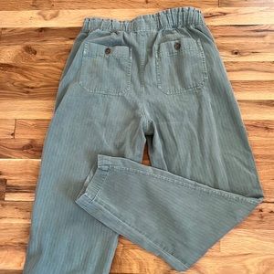 Gap weekend pants